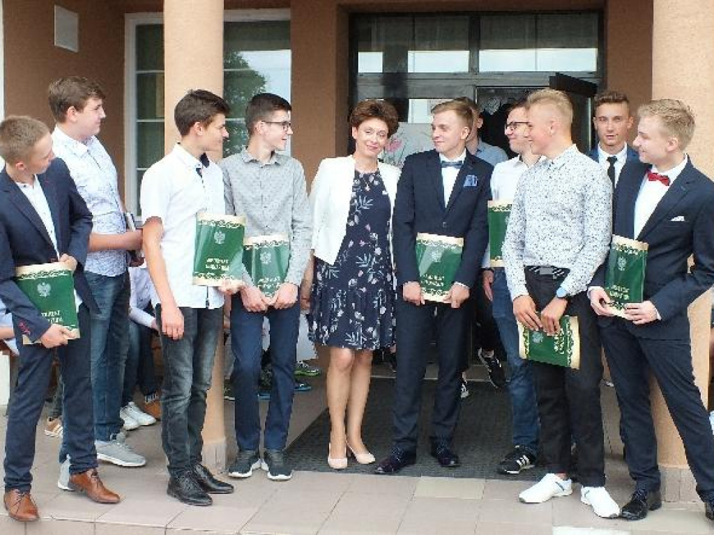 55 zdjęć z zakończenia roku szkolnego w Obrytem