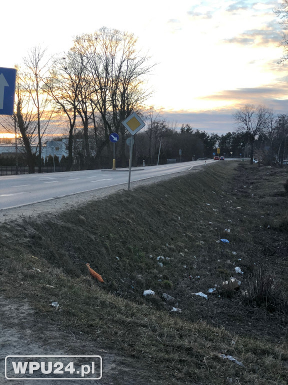 Bałagan po dniu targowym