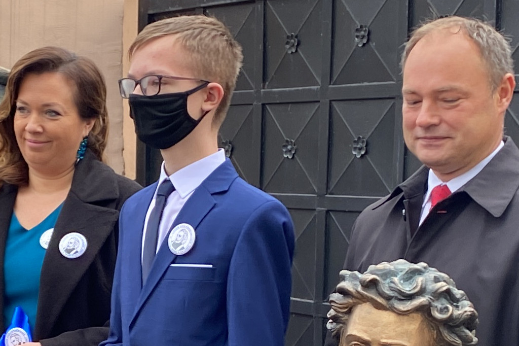 Odsłonięcie szkolnego pomnika