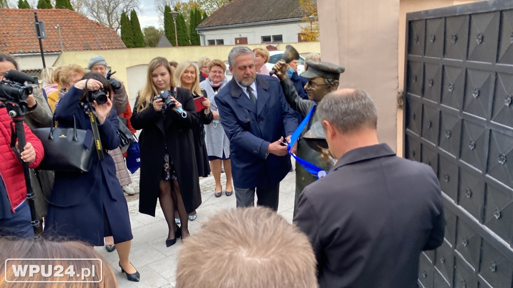 Odsłonięcie szkolnego pomnika