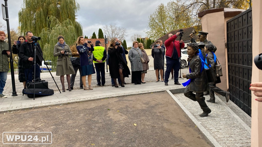 Odsłonięcie szkolnego pomnika
