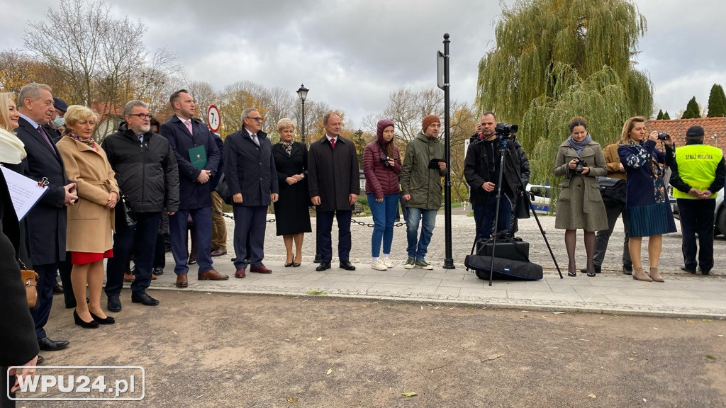 Odsłonięcie szkolnego pomnika