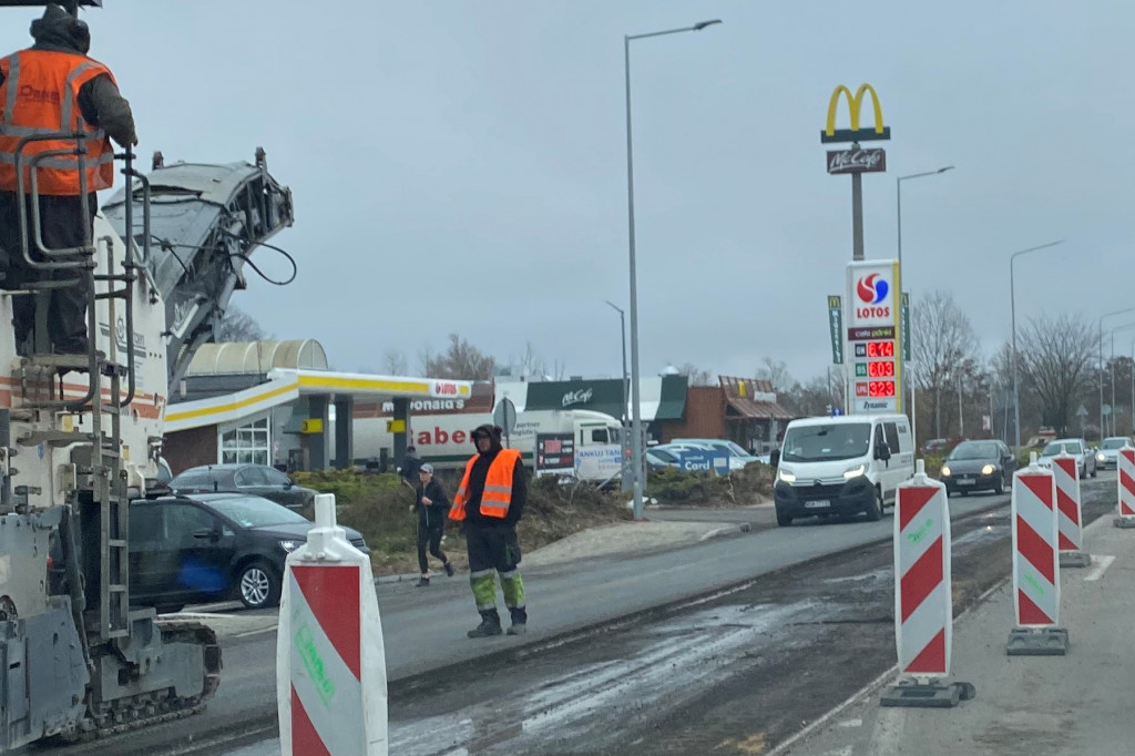 Postęp prac na rondzie DK 61 w Pułtusku