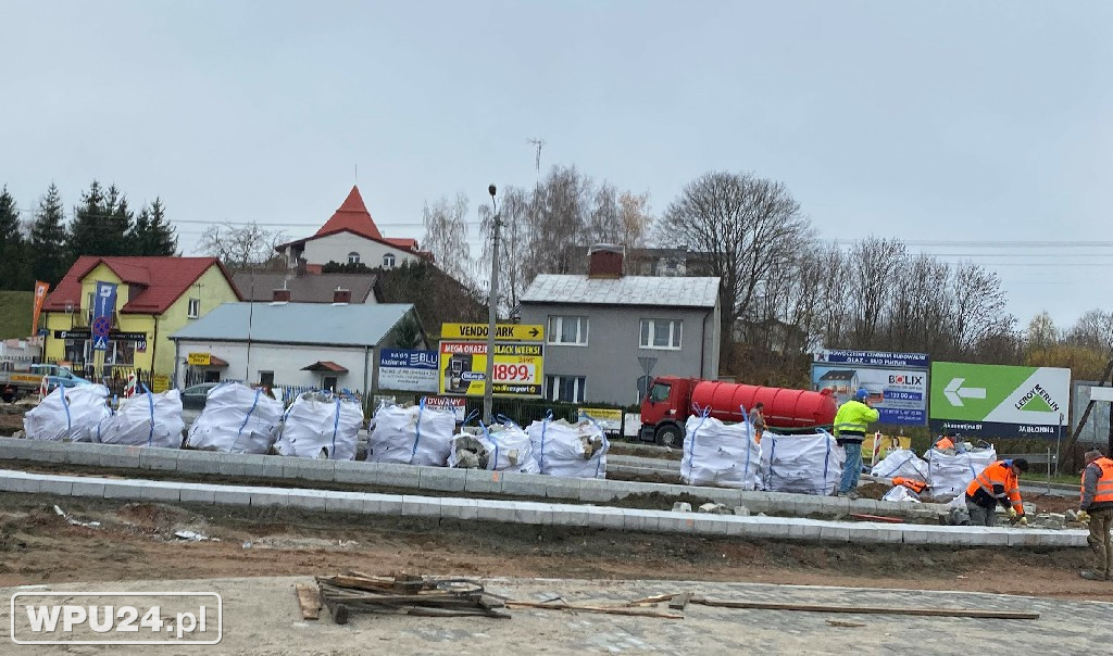 Postęp prac na rondzie DK 61 w Pułtusku