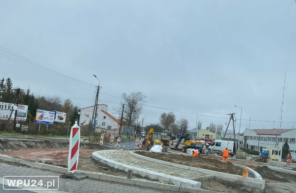 Postęp prac na rondzie DK 61 w Pułtusku