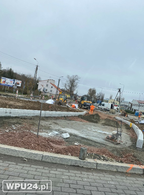 Postęp prac na rondzie DK 61 w Pułtusku