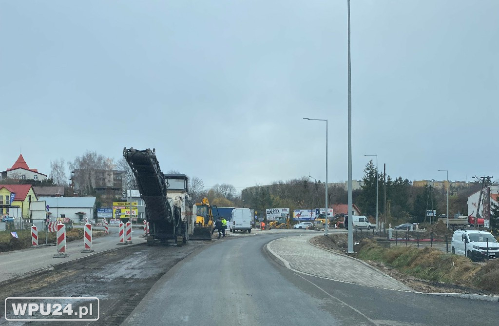 Postęp prac na rondzie DK 61 w Pułtusku