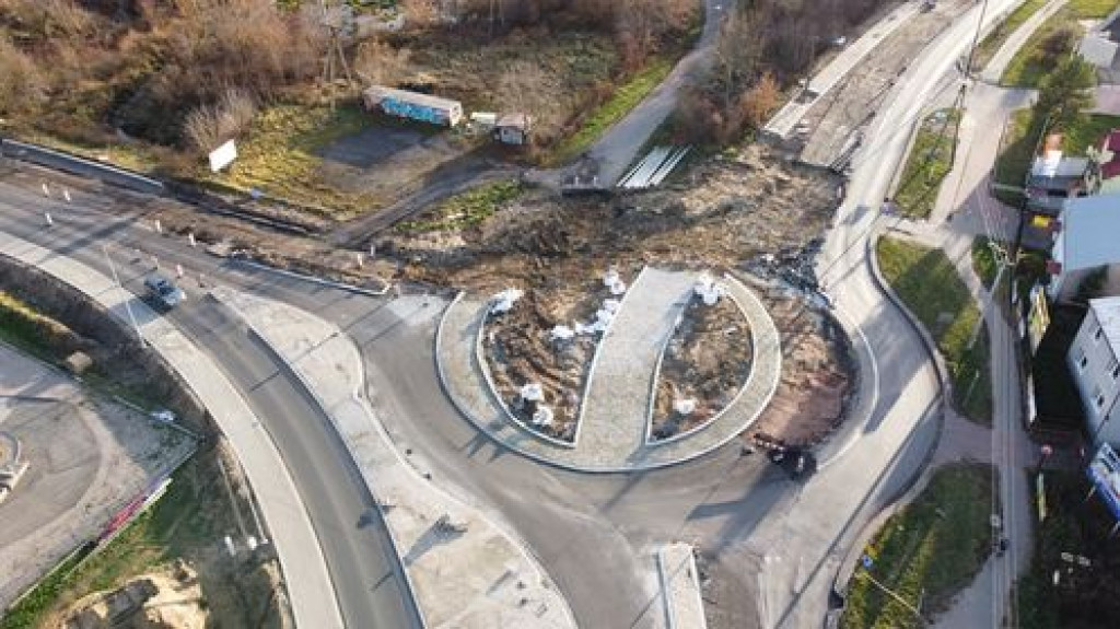Widok na przebudowę ronda na DK61 w Pułtusku