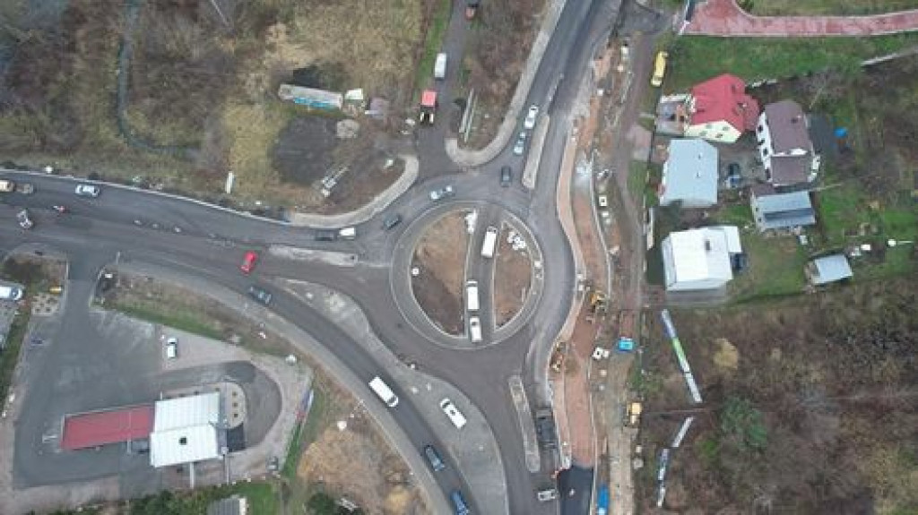 Prace końcowe przy przebudowie ronda w Pułtusku
