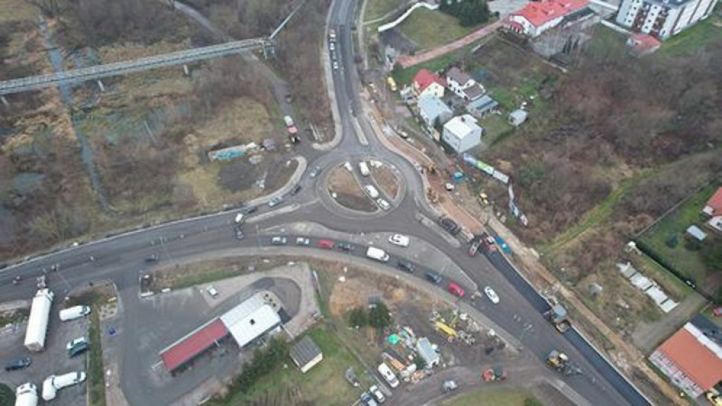 Prace końcowe przy przebudowie ronda w Pułtusku