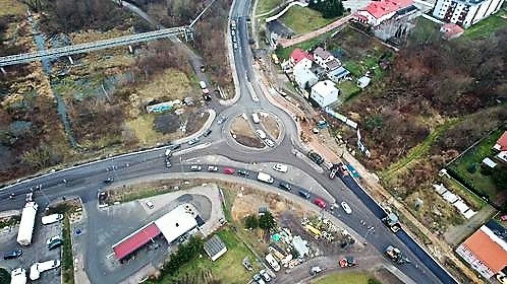 Prace końcowe przy przebudowie ronda w Pułtusku