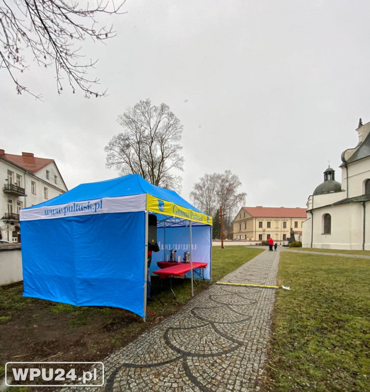 Żywa Szopka przed Bazyliką w dzień Epifanii