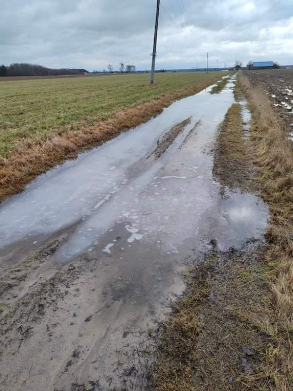 Takie mamy jeszcze drogi...