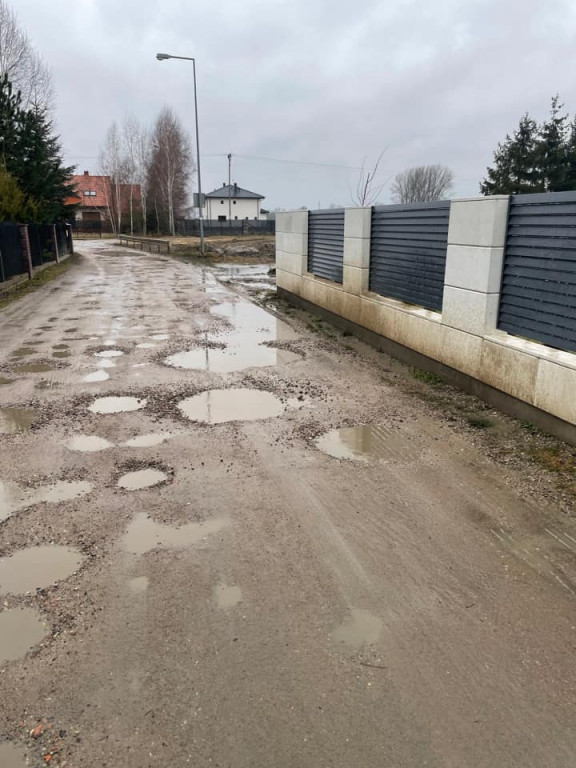 Takie mamy jeszcze drogi...