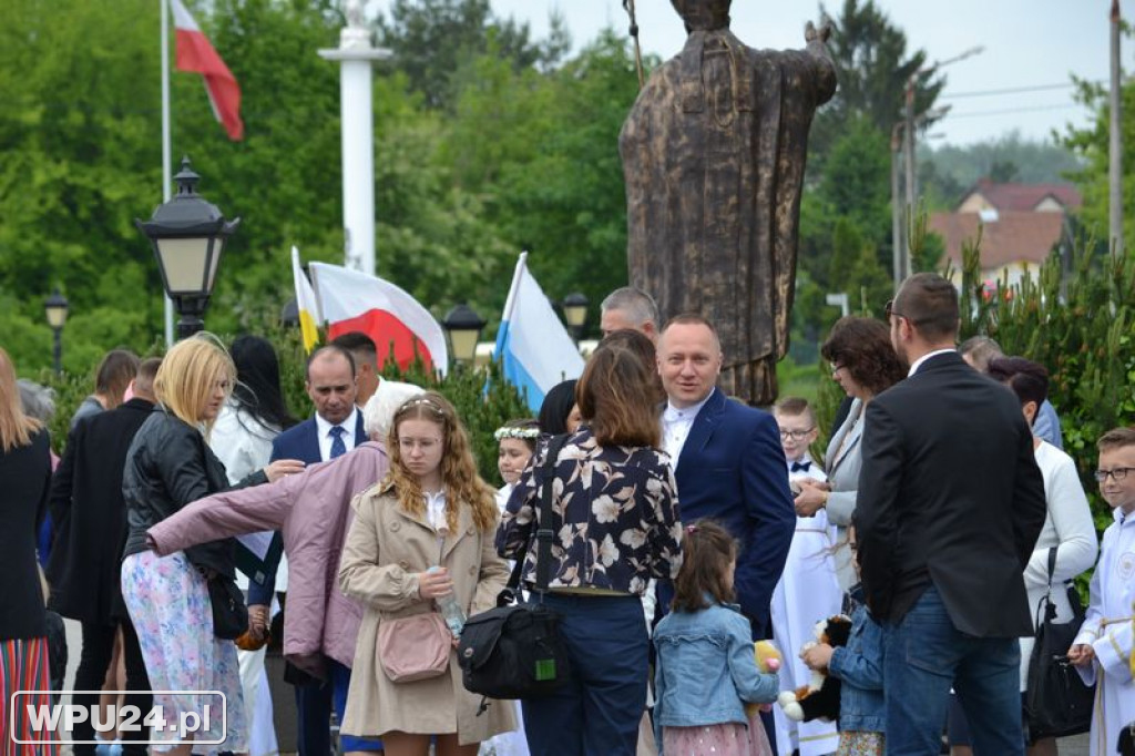 Pierwsza komunia na Popławach