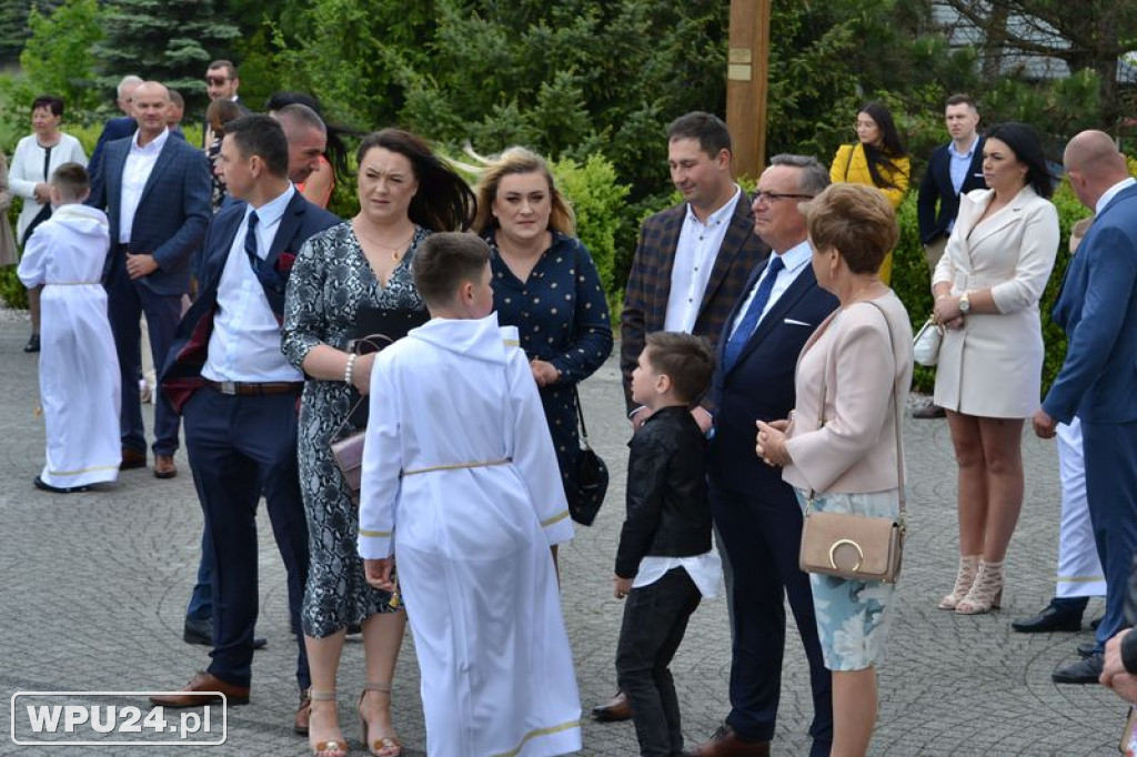 Pierwsza komunia na Popławach