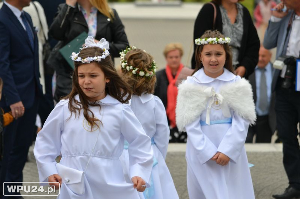Pierwsza komunia na Popławach