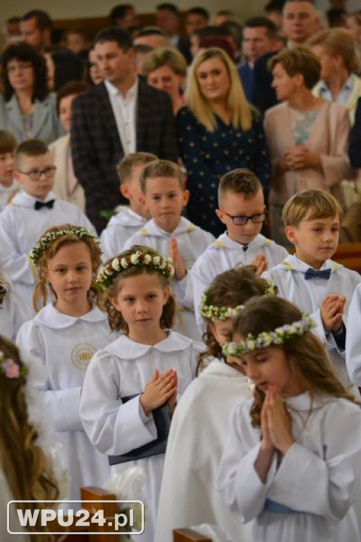Pierwsza komunia na Popławach