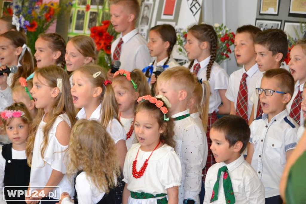 10 lecie przyjęcia Patrona szkole w Przemiarowie