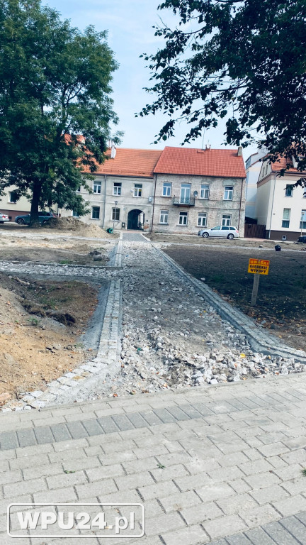 Jeszcze pracują na Placu Piłsudskiego