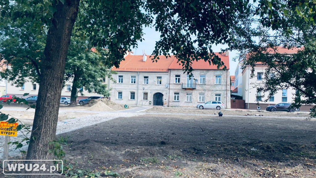 Jeszcze pracują na Placu Piłsudskiego