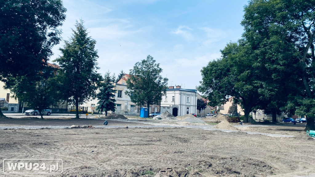 Jeszcze pracują na Placu Piłsudskiego