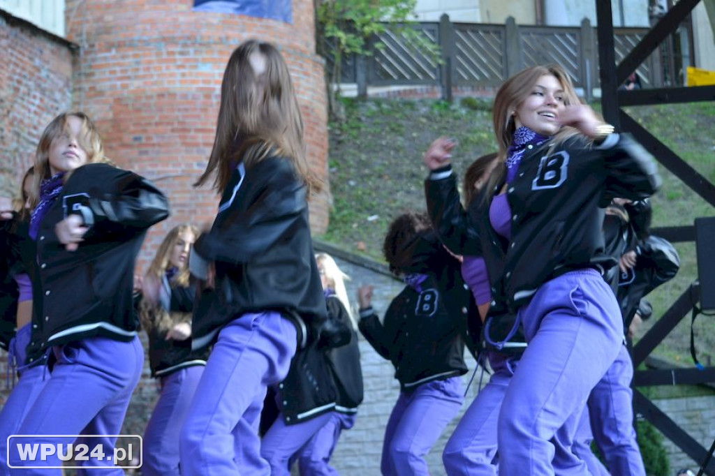 Taneczne show grup SWAG