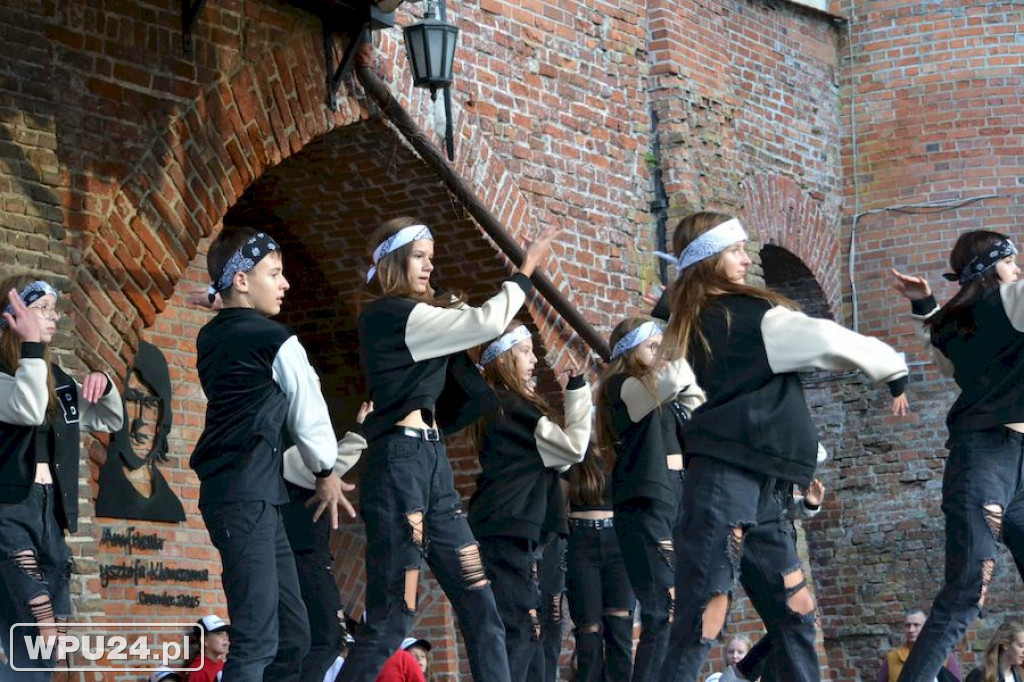 Taneczne show grup SWAG
