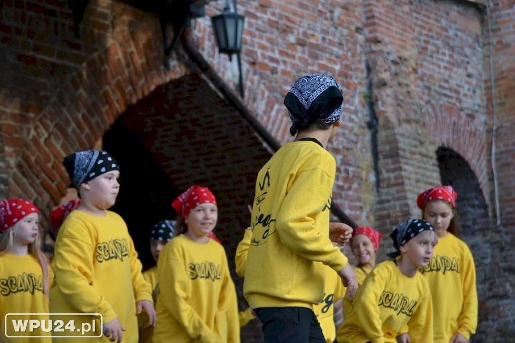 Taneczne show grup SWAG