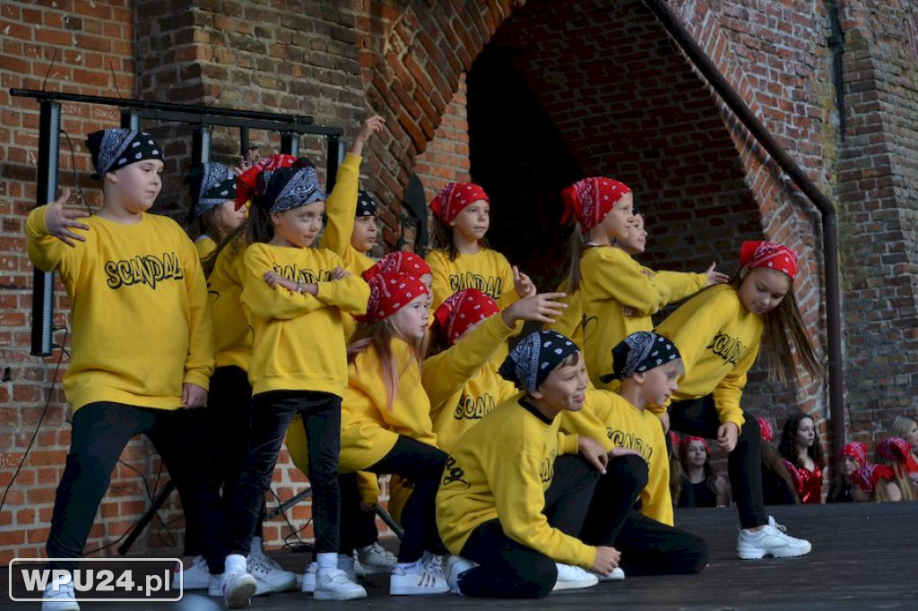 Taneczne show grup SWAG