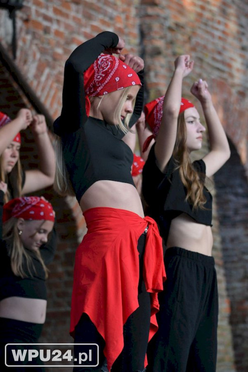 Taneczne show grup SWAG
