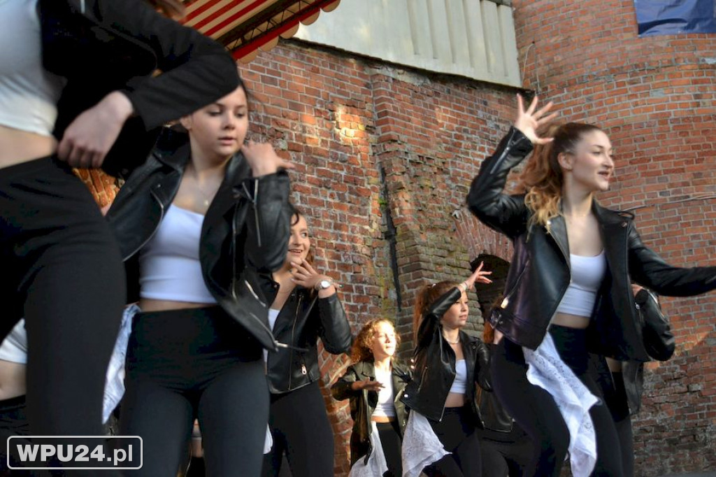 Taneczne show grup SWAG