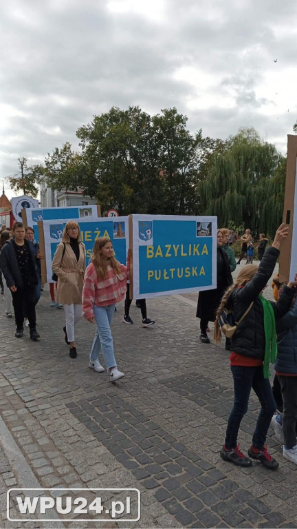 Barwny Korowód w Pułtusku
