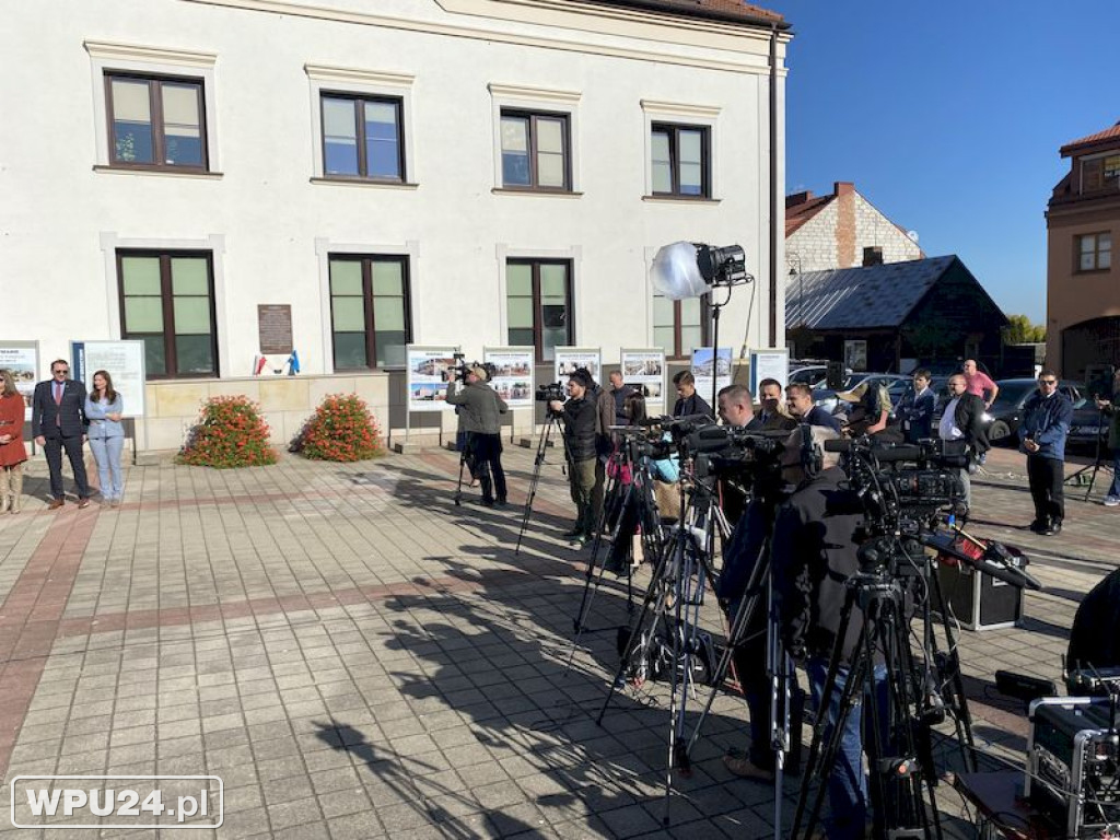 Podpisanie umowy Kolej+