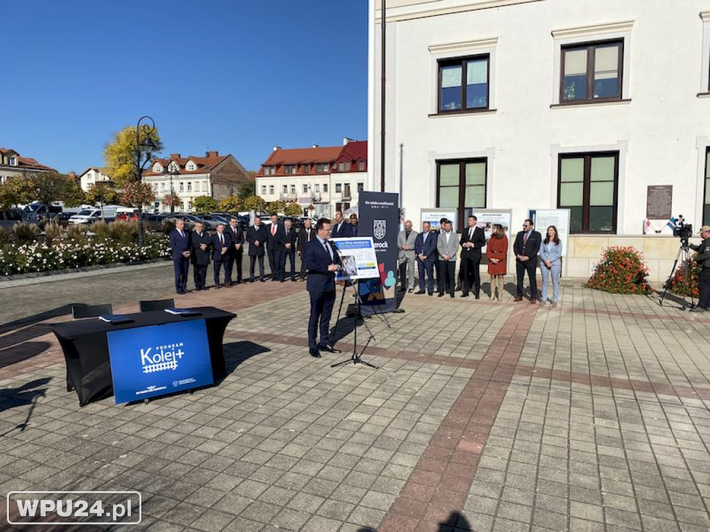 Podpisanie umowy Kolej+