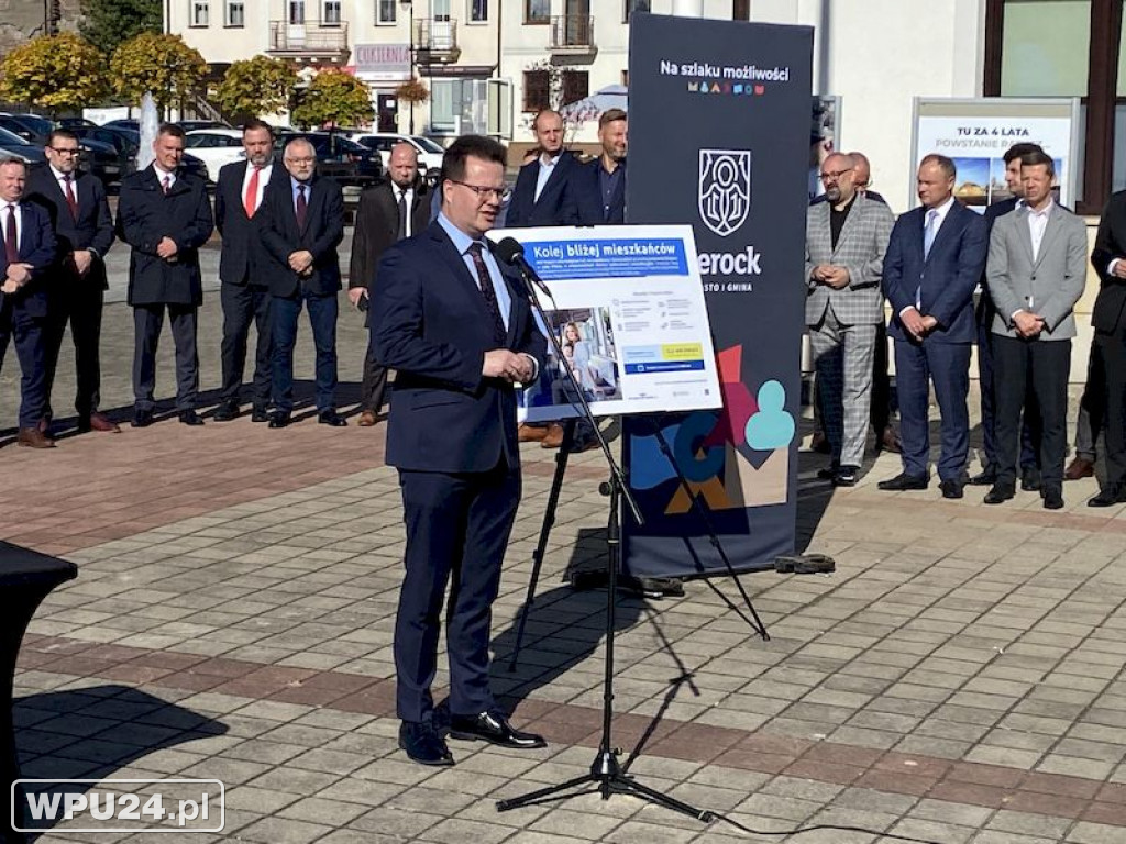 Podpisanie umowy Kolej+
