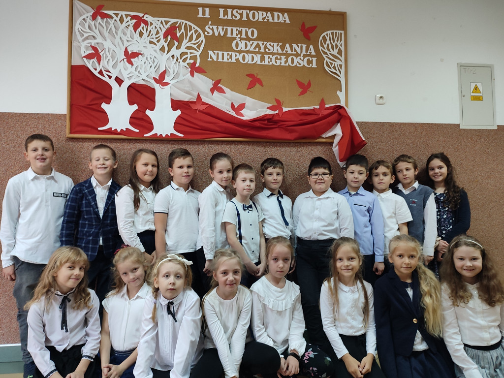 Szkoła do Hymnu
