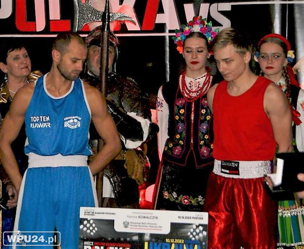 Ważenie zawodników turnieju bokserskiego w Pułtusku