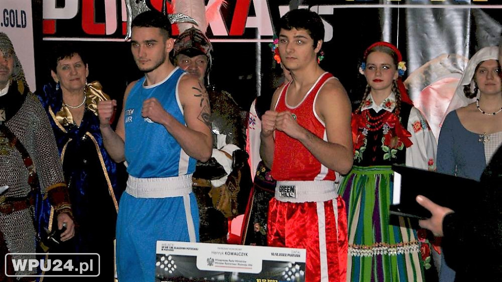 Ważenie zawodników turnieju bokserskiego w Pułtusku
