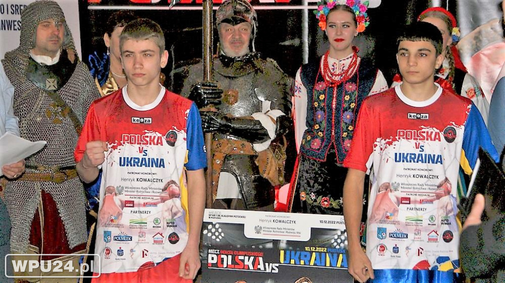 Ważenie zawodników turnieju bokserskiego w Pułtusku
