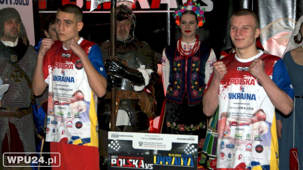 Ważenie zawodników turnieju bokserskiego w Pułtusku
