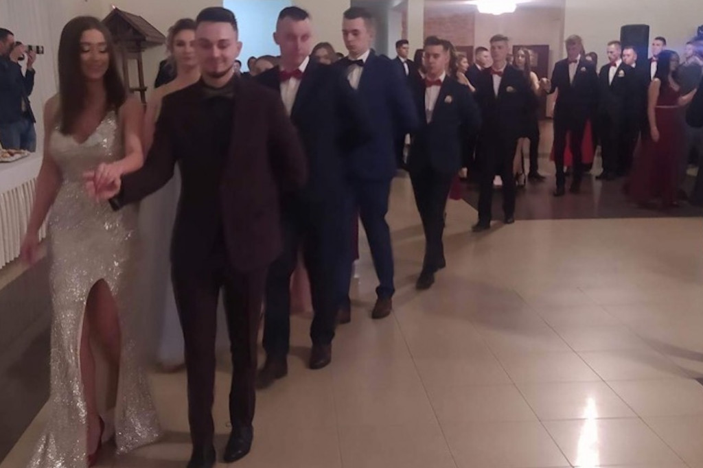 Technicy ruszyli w studniówkowe tany