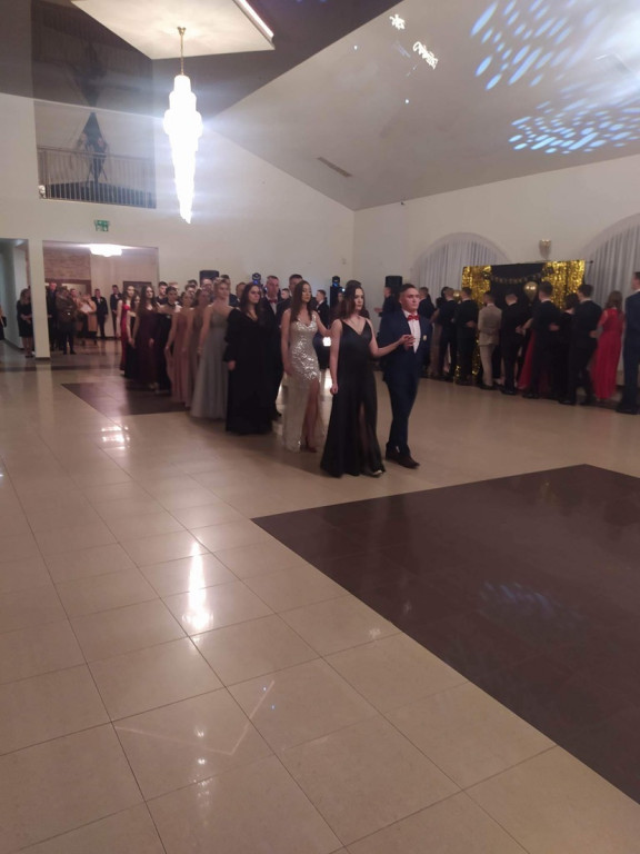 Technicy ruszyli w studniówkowe tany
