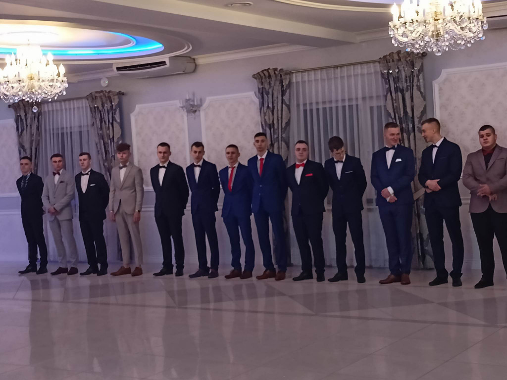 Nie tańczyli w mundurach