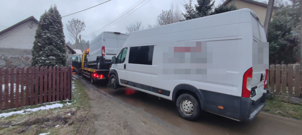 Dziupla samochodowa pod Pułtuskiem