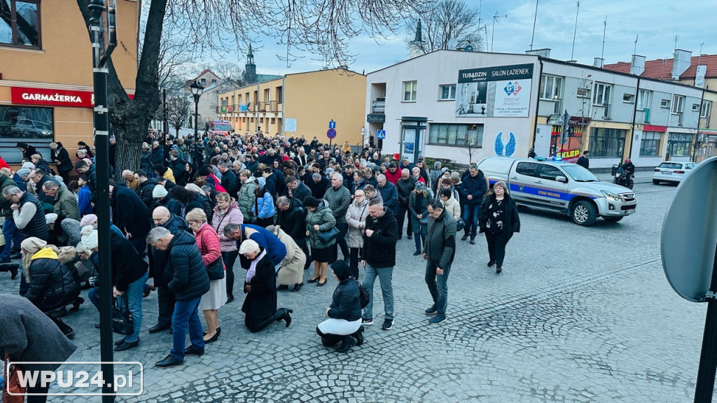 Droga Krzyżowa wiernych w Pułtusku