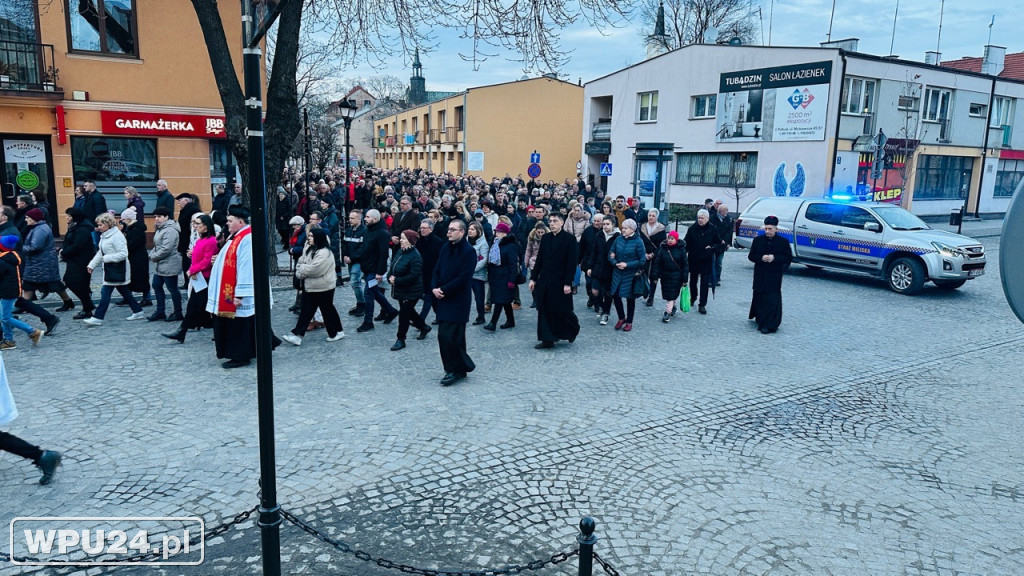 Droga Krzyżowa wiernych w Pułtusku