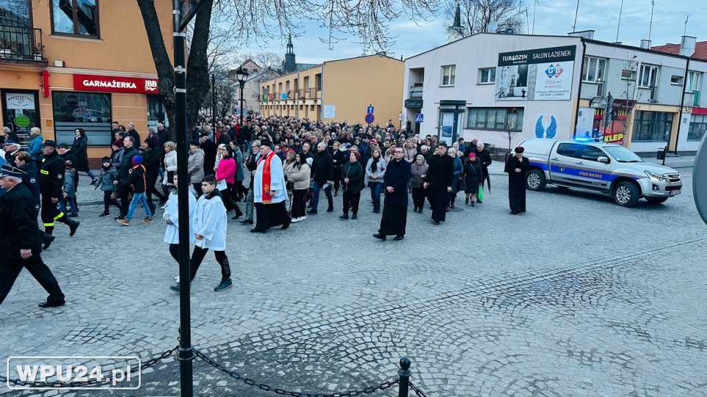 Droga Krzyżowa wiernych w Pułtusku