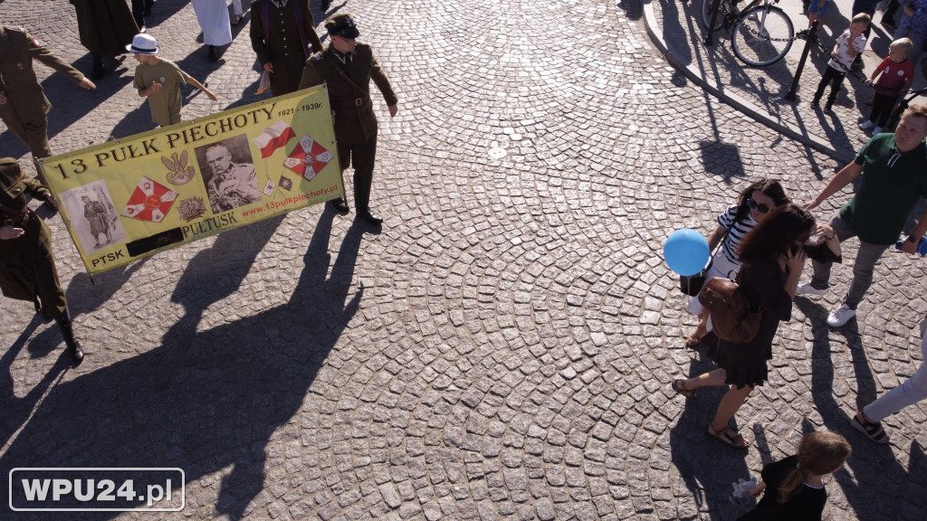 Barwny korowód ulicami Pułtuska