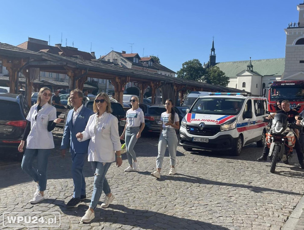 Barwny korowód ulicami Pułtuska